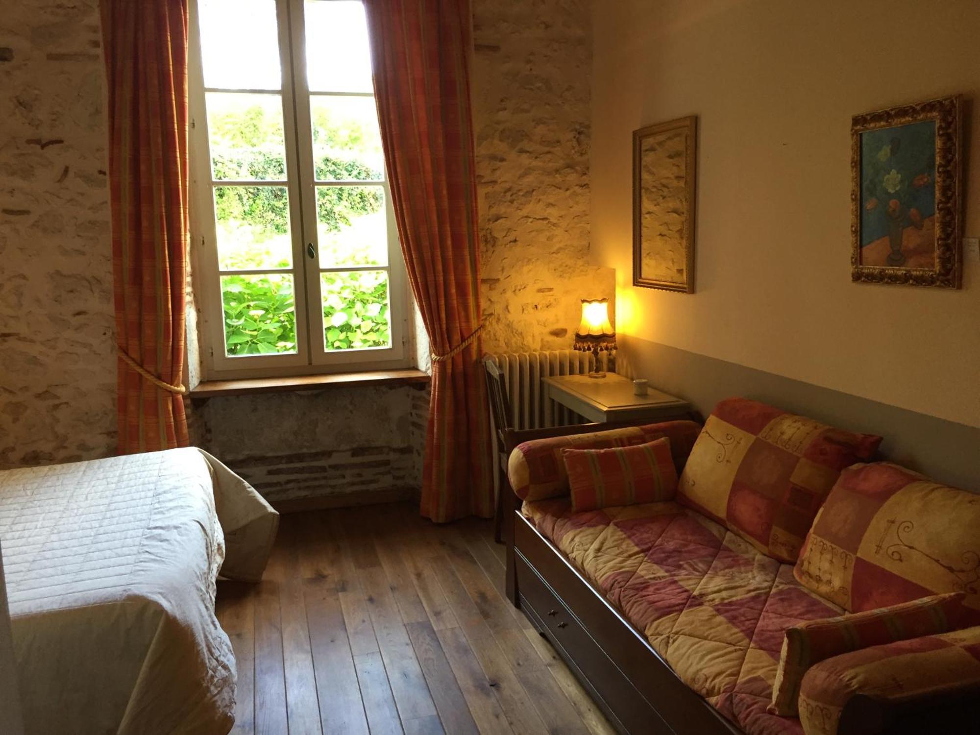 Les Huguets Bed and Breakfast Villeneuve-sur-Lot Kamer foto